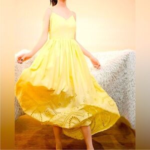 Sunny days are ahead! This dress is beautiful